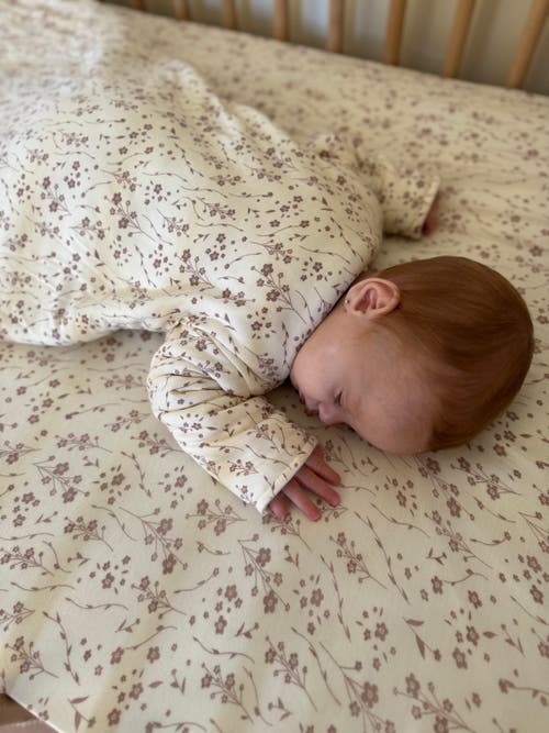 Gunamuna Crib Sheet In White