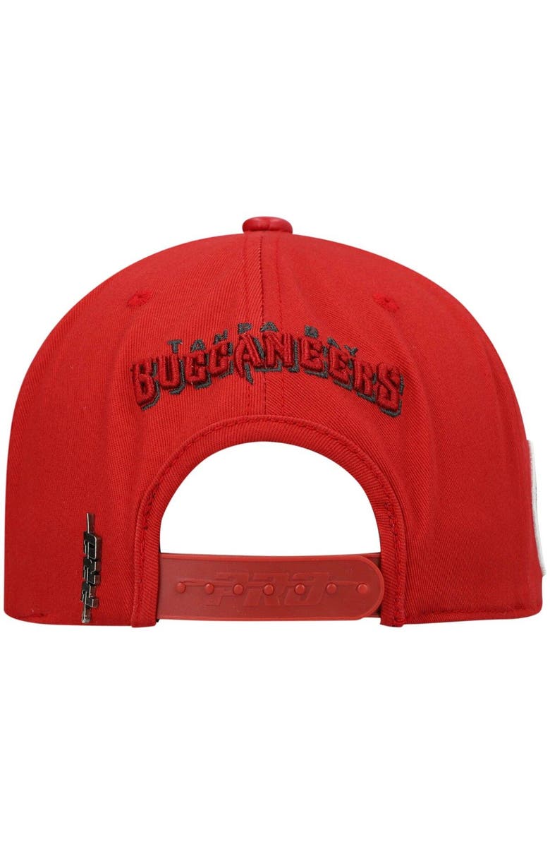PRO STANDARD Men's Pro Standard Red Tampa Bay Buccaneers Logo II Snapback Hat, Alternate, color, Red