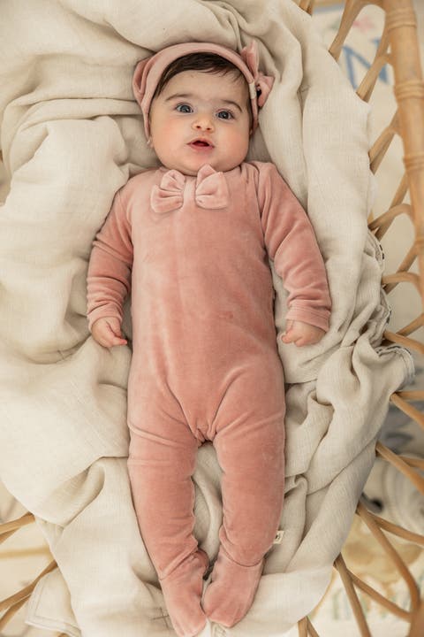 Bow Stitch Ribbed Velour Romper with Matching Hat