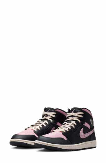 Air Jordan 1 Mid SE Basketball Sneaker