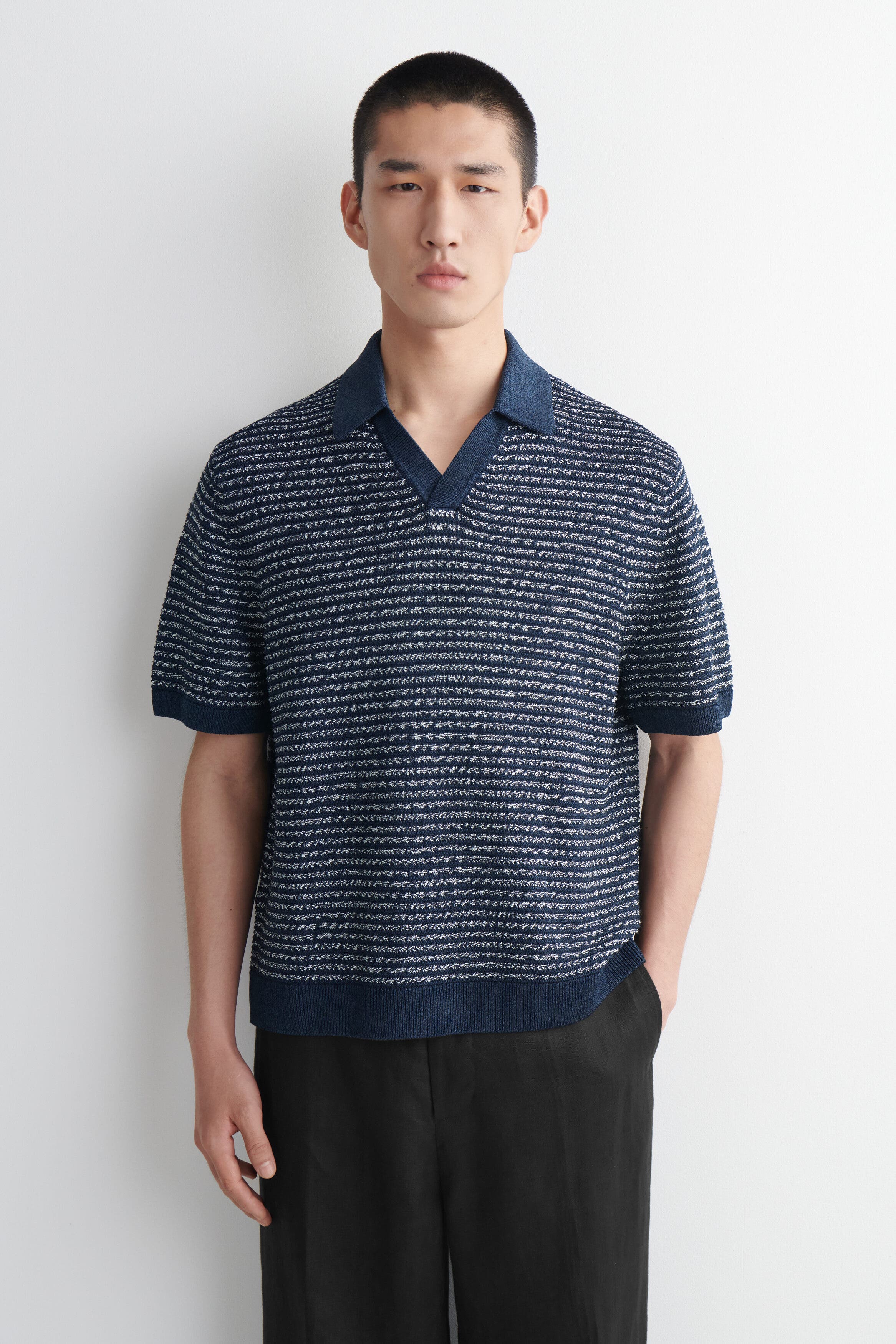 selected NAVY / WHITE / STRIPED