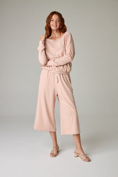 Eavolu Baikal Eco-luxe Fleece Off-shoulder Crop Top In Pink