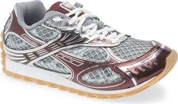 Orbit Low Top Sneaker