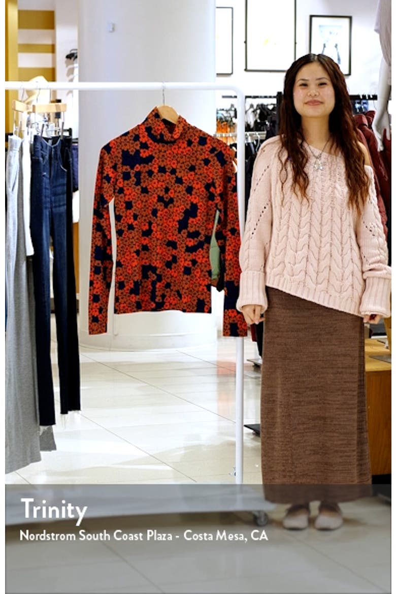 Armas Unikko Mock Neck Top video