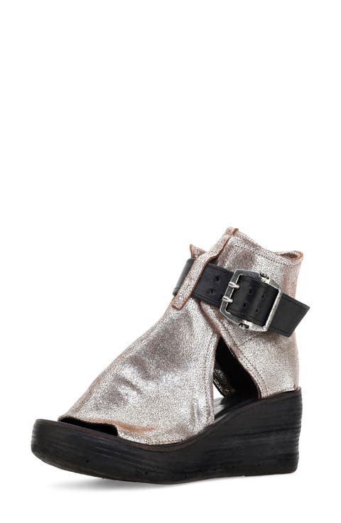 Naya Wedge Sandal (Women)