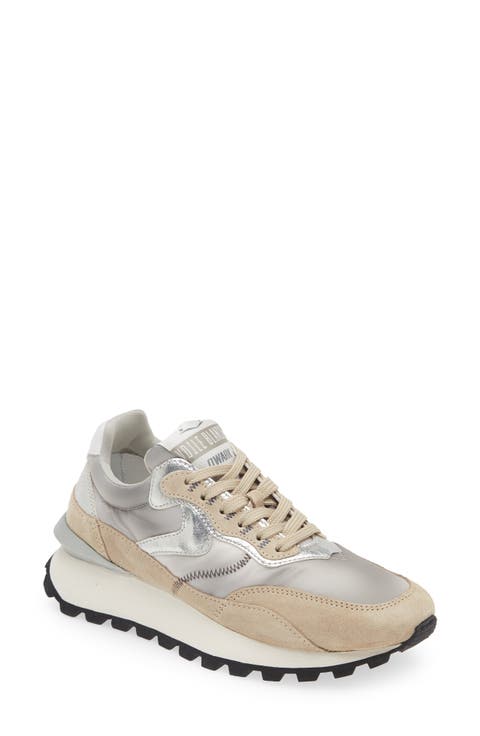 Qwark Hype Sneaker (Women)