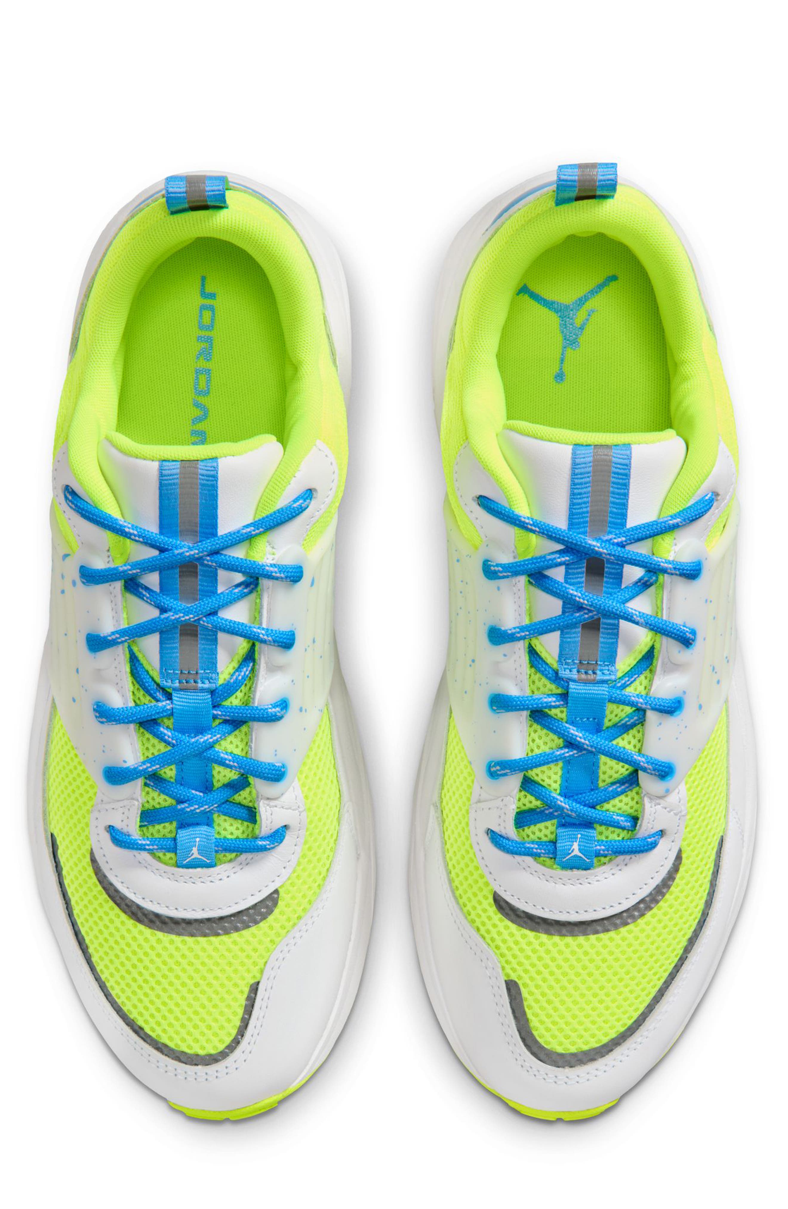 Jordan Trunner O/S Sneaker, Alternate, color, Volt/ University Blue