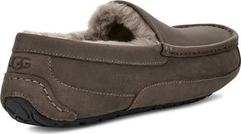サンダル UGG Camel Suede Ascot Slip Ons UGG Men's Ascot Slipper in Chestnut