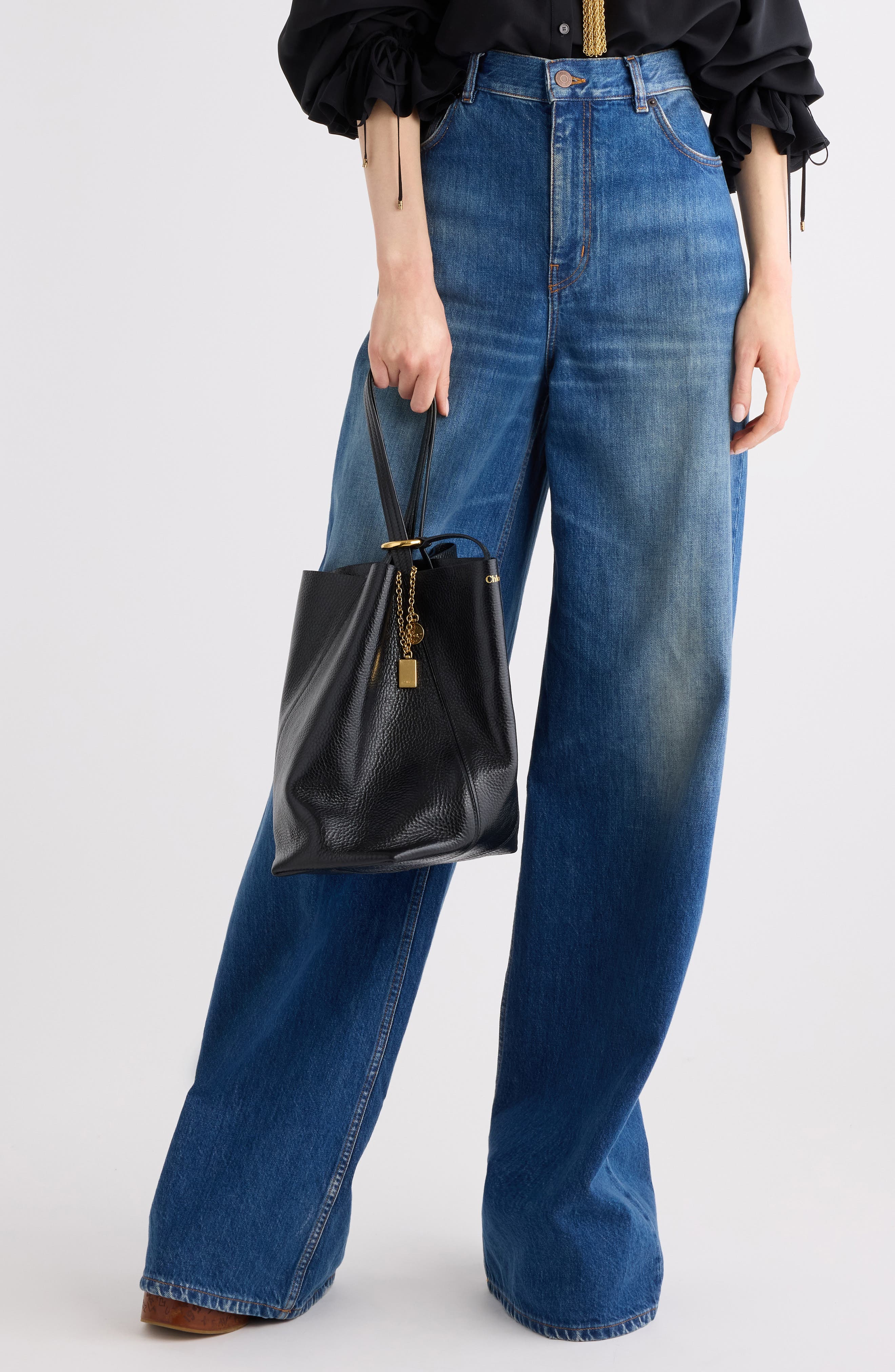 Chloé Spin Leather Tote, Alternate, color, 001 Black