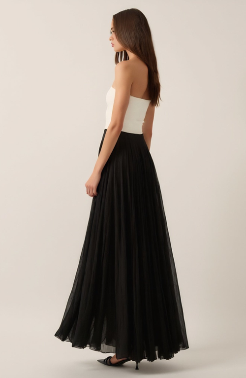 Modenaire Strapless Two-tone Gown With Fitted Bodice And Tulle Skirt In Black