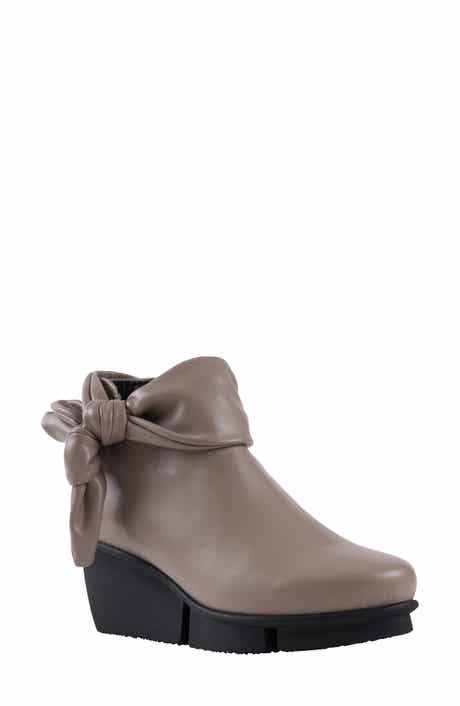 GOOD CHOICE NEW YORK Lavan Wedge Knot Bootie