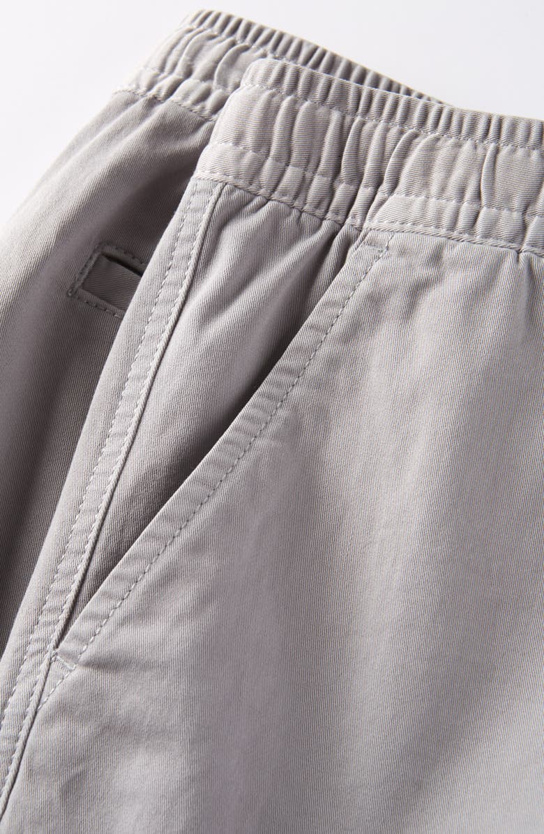 Nordstrom Kids' Essential Stretch Twill Shorts, Alternate, color, Grey Sleet