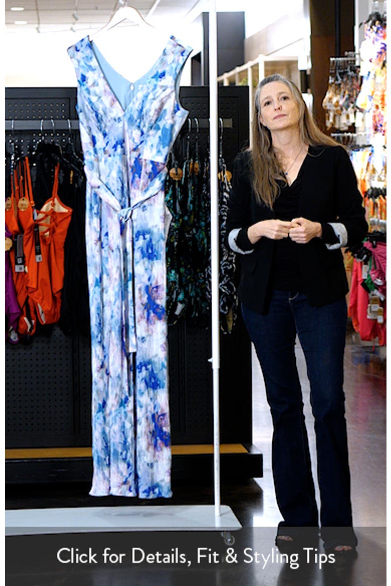 Sandra Plissé Sleeveless Gown video