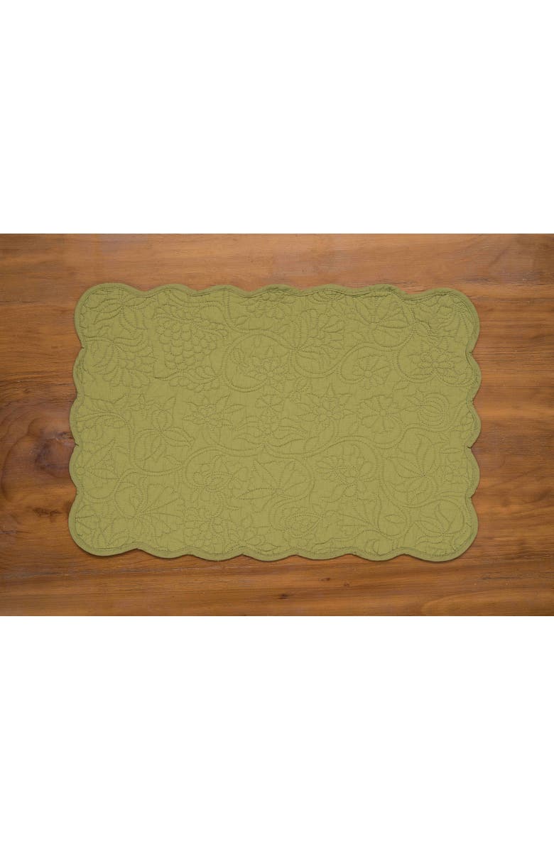 C&F Home Christiana Sweet Pea Reversible Machine Washable Scallop Quilt Placemats Set of 6, Alternate, color, Green