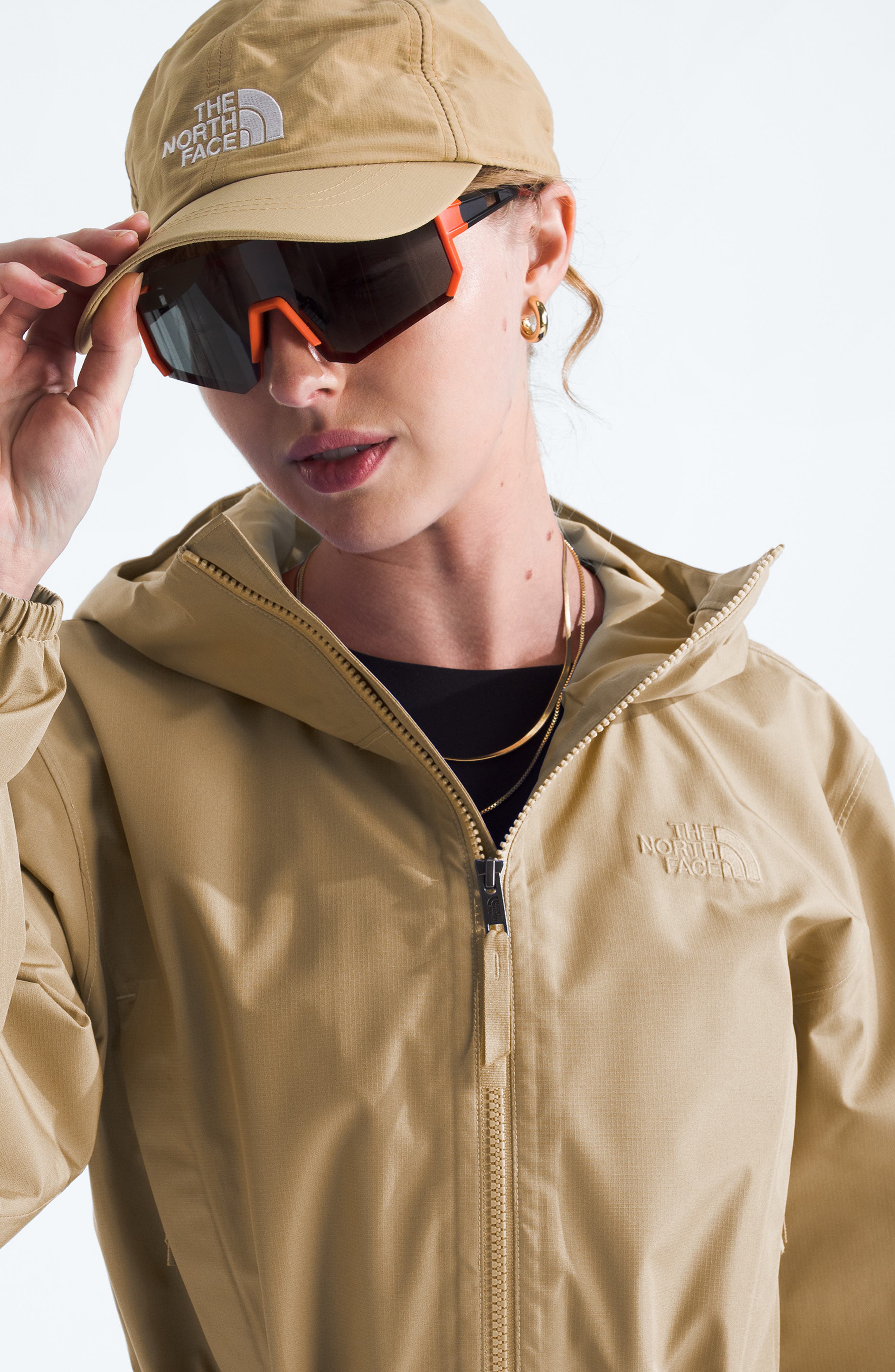 Женские The North Face Daybreak Water Repellent Hooded Jacket — фото 4