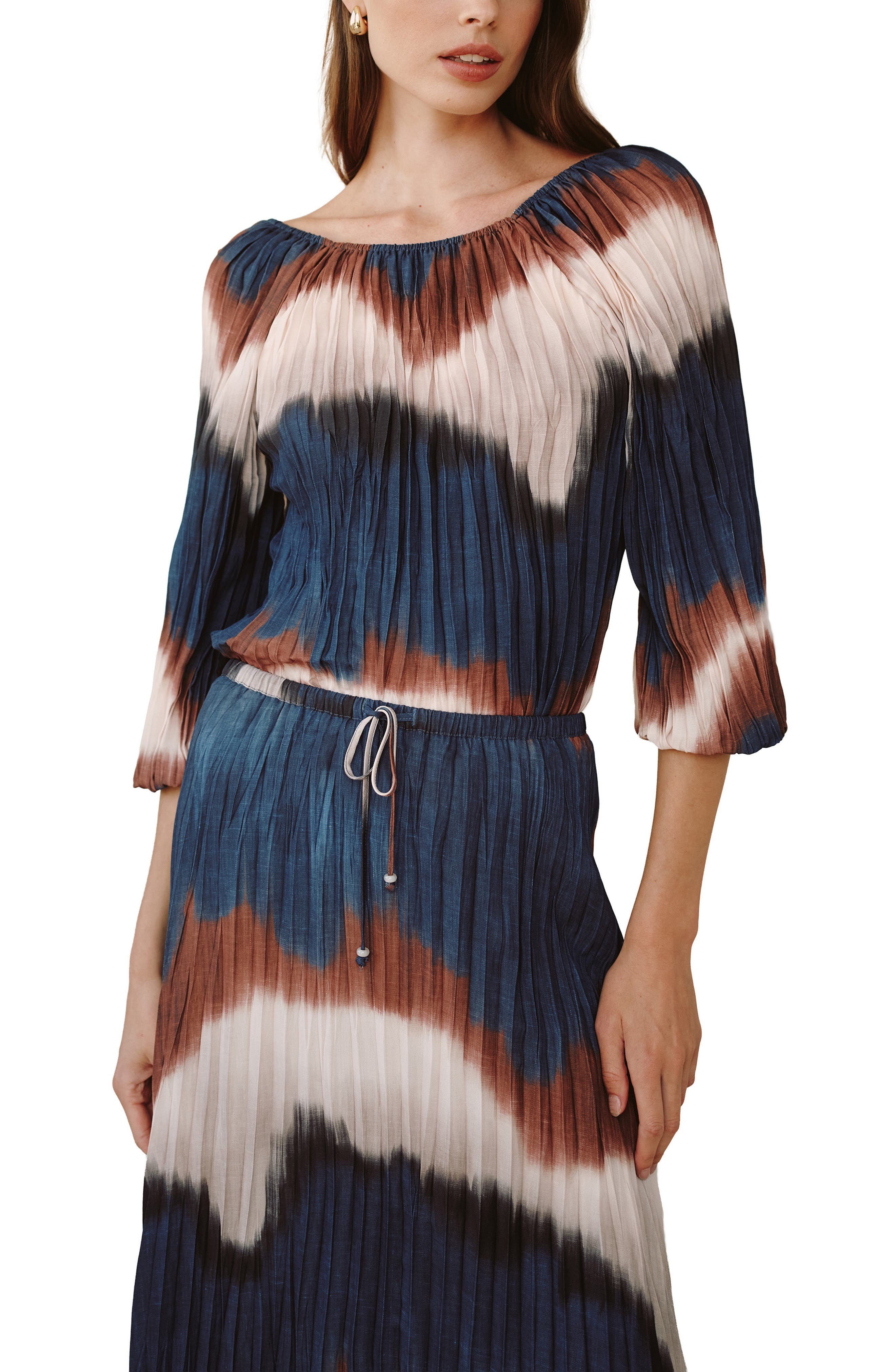 Pleated Bubble Sleeve Top