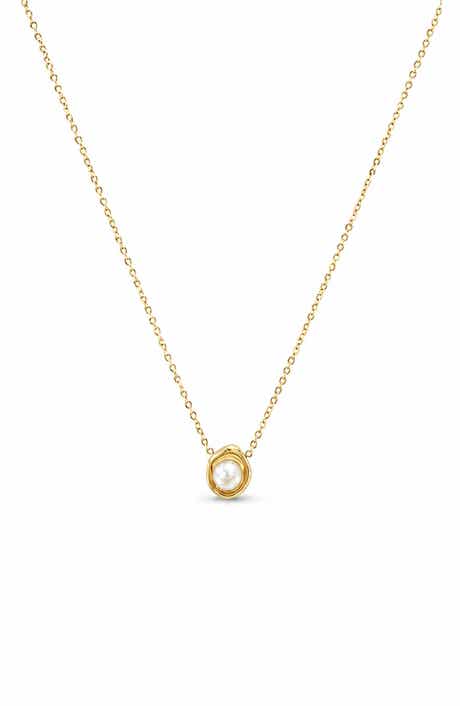 Halo Faux Pearl Pendant Necklace