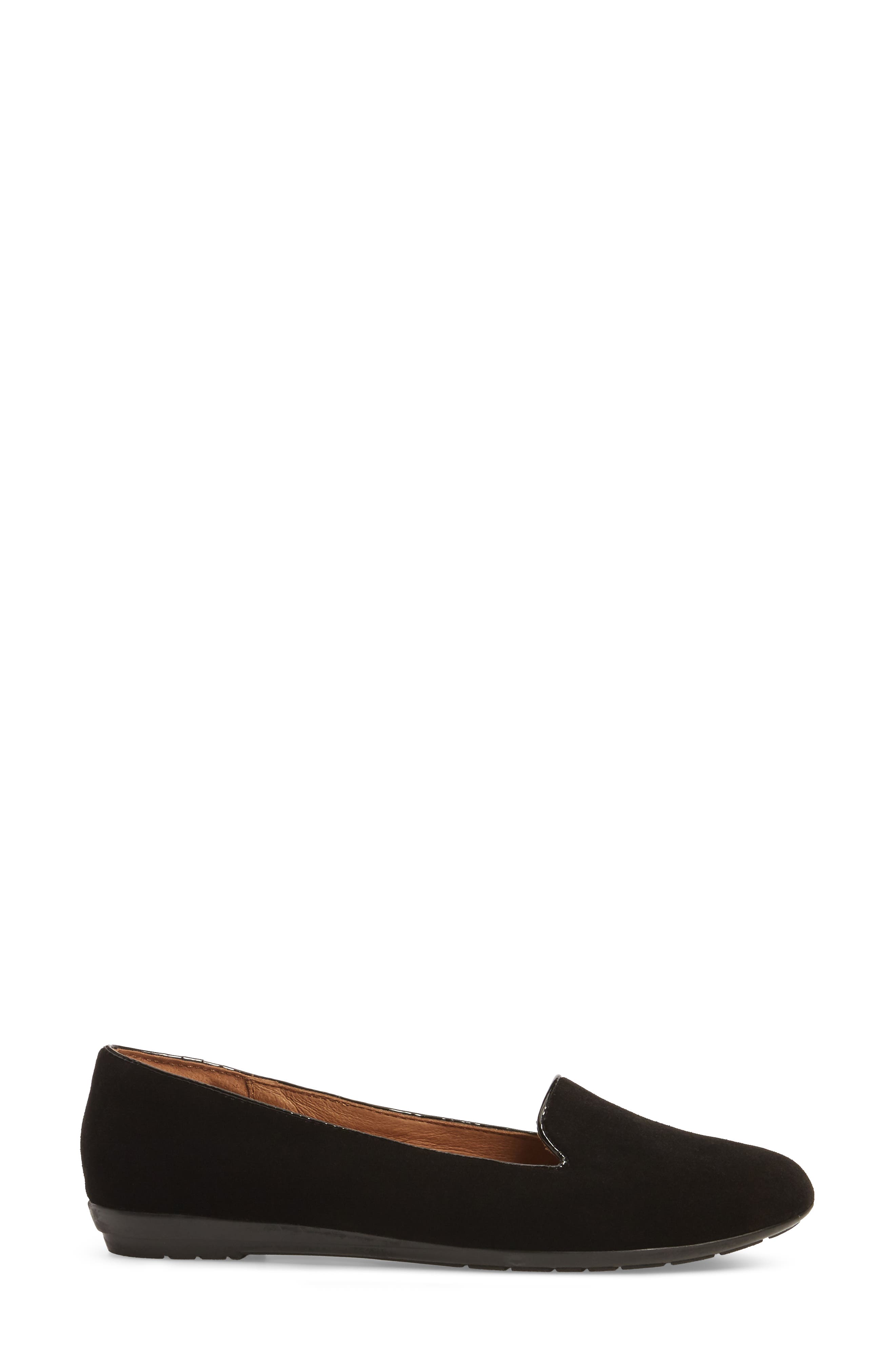 Söfft Belden Almond Toe Loafer, Alternate, color, 