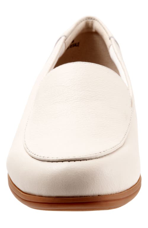 Trotters Deanna Loafer In Brown