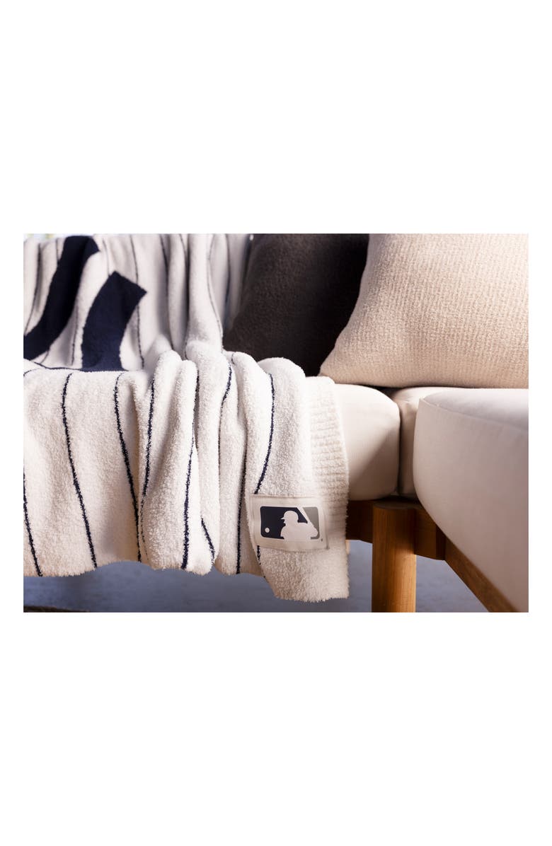 Barefoot Dreams<sup>®</sup> CozyChic<sup>®</sup> New York Yankees Throw Blanket, Alternate, color, Yankees Multi