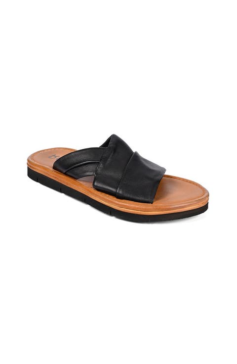Nosy Sandal