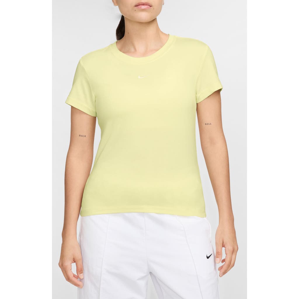 Nike Sportswear Club Chill Knit Mod Crop T-shirt