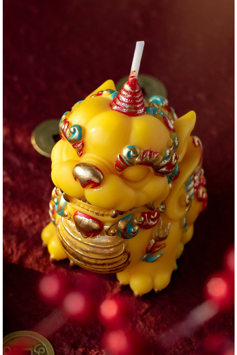 Chinese Fortune Pixiu Candle, Alternate, color, Yellow / Red / Teal