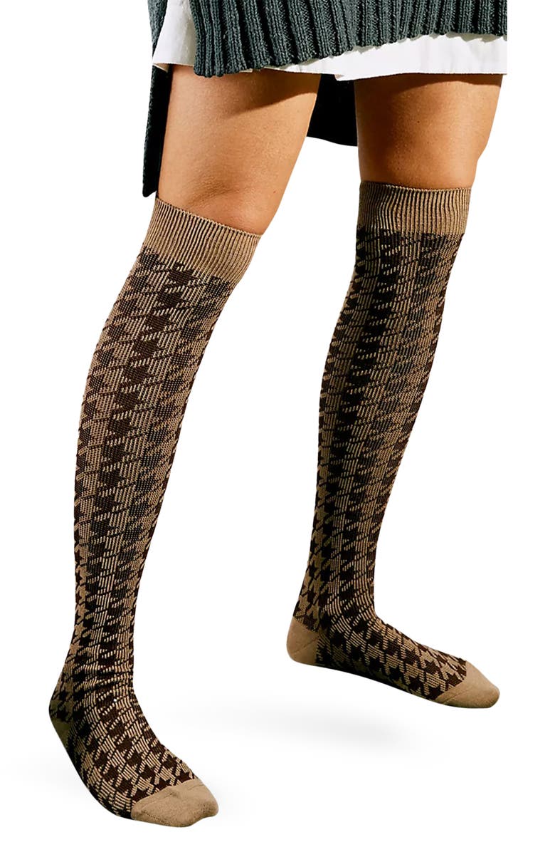 HIGH HEEL JUNGLE Houndstooth Knee Socks, Main, color,
