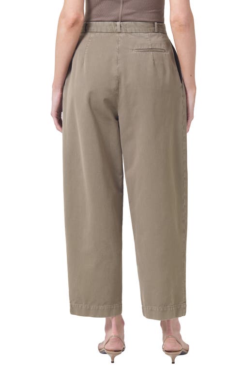 Agolde Becker Pleated Relaxed Fit Twill Chinos In Bark