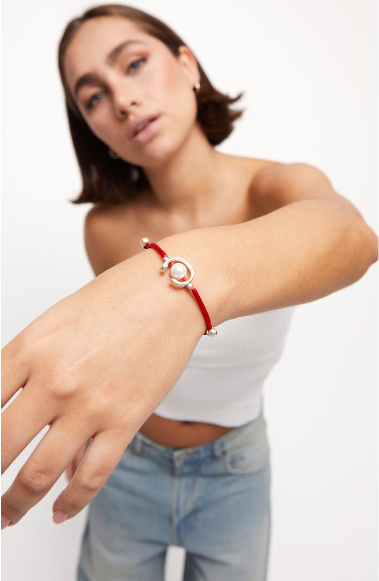 UNODE50 Sterling silver-plated red thread bracelet with shell pearl accessory, Alternate, color, Silver