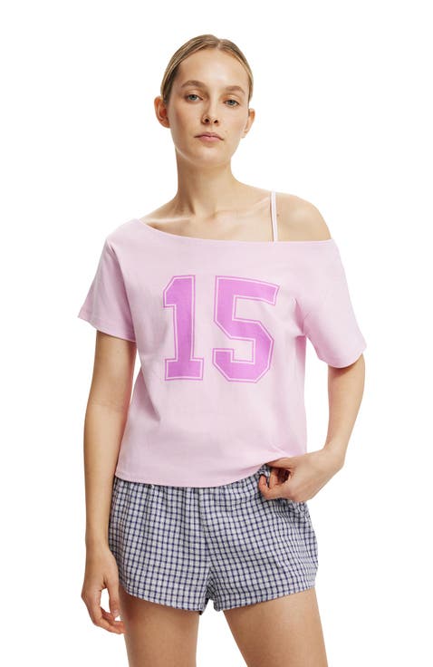 Women
s The Sporty Off Shoulder Graphic Tee