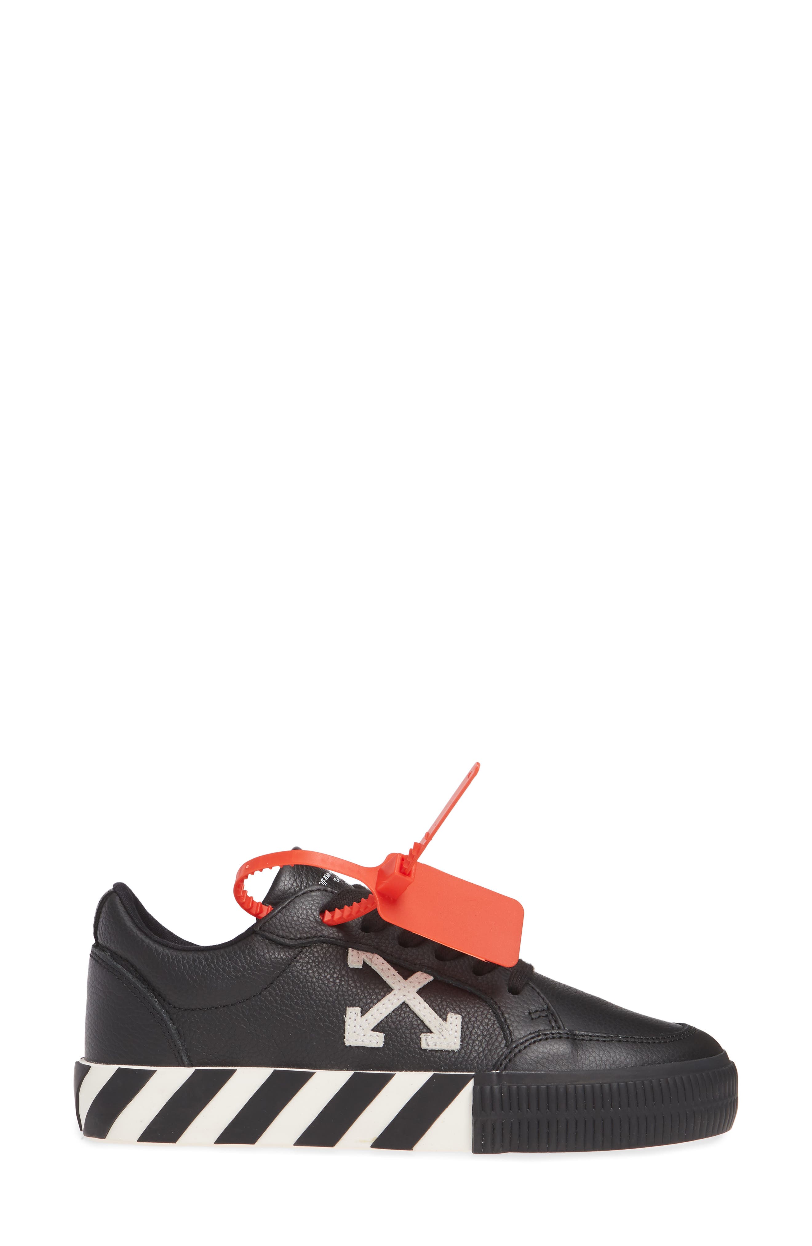 Off-White Low Arrow Sneaker, Alternate, color, 