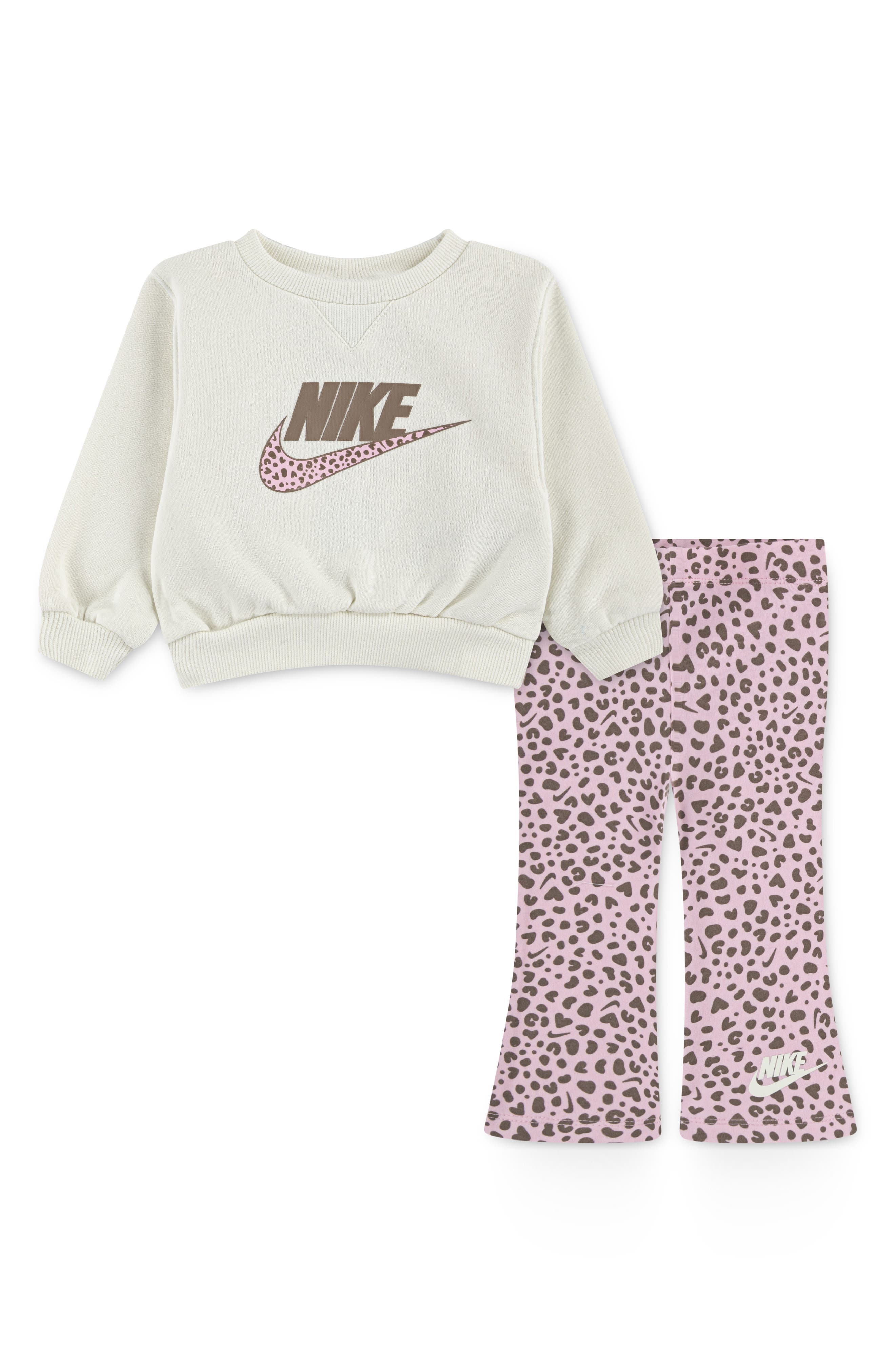 Nike Wild Warmth Pullover & Flare Leggings