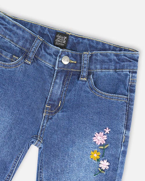 Deux Par Deux Jeans With Frayed Hems And Floral Embroideries In Blue