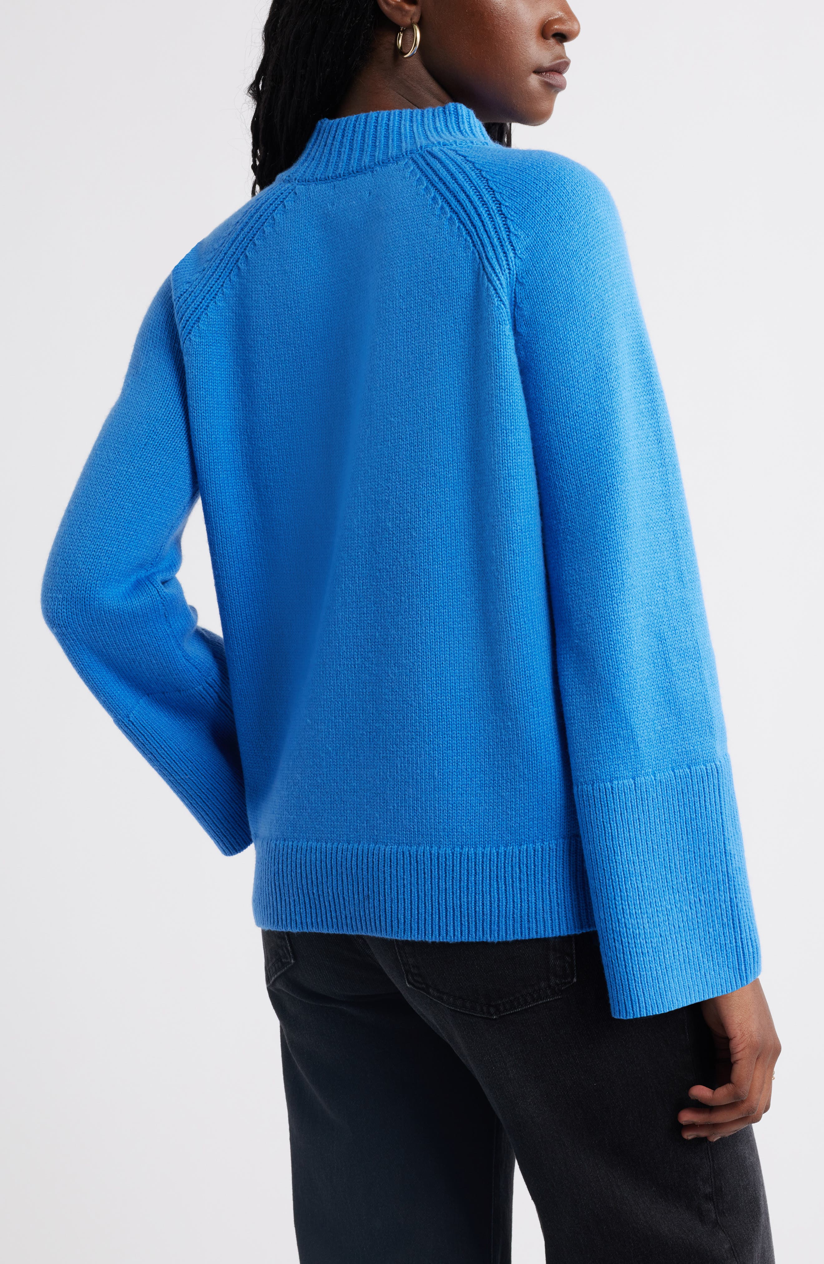 Женские свитеры Caslon® Bell Sleeve Mock Neck Merino Wool & Cotton Sweater — фото 3