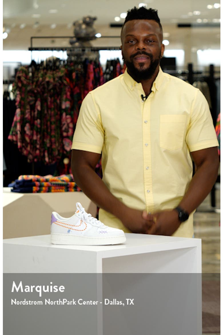 Air Force 1 07 SE Sneaker video