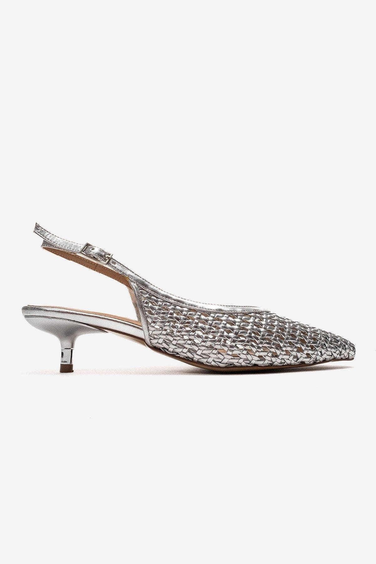 Prologue Shoes Orelis Kitten Heel Pump, Alternate, color, Silver