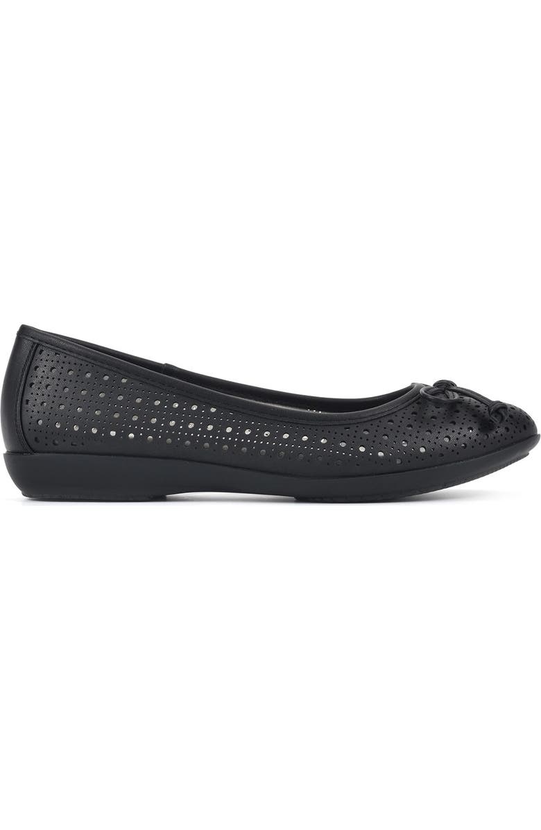 CLIFFS BY WHITE MOUNTAIN Cheryl Ballet Flat, Alternate, color, Black/Burnished/Smooth