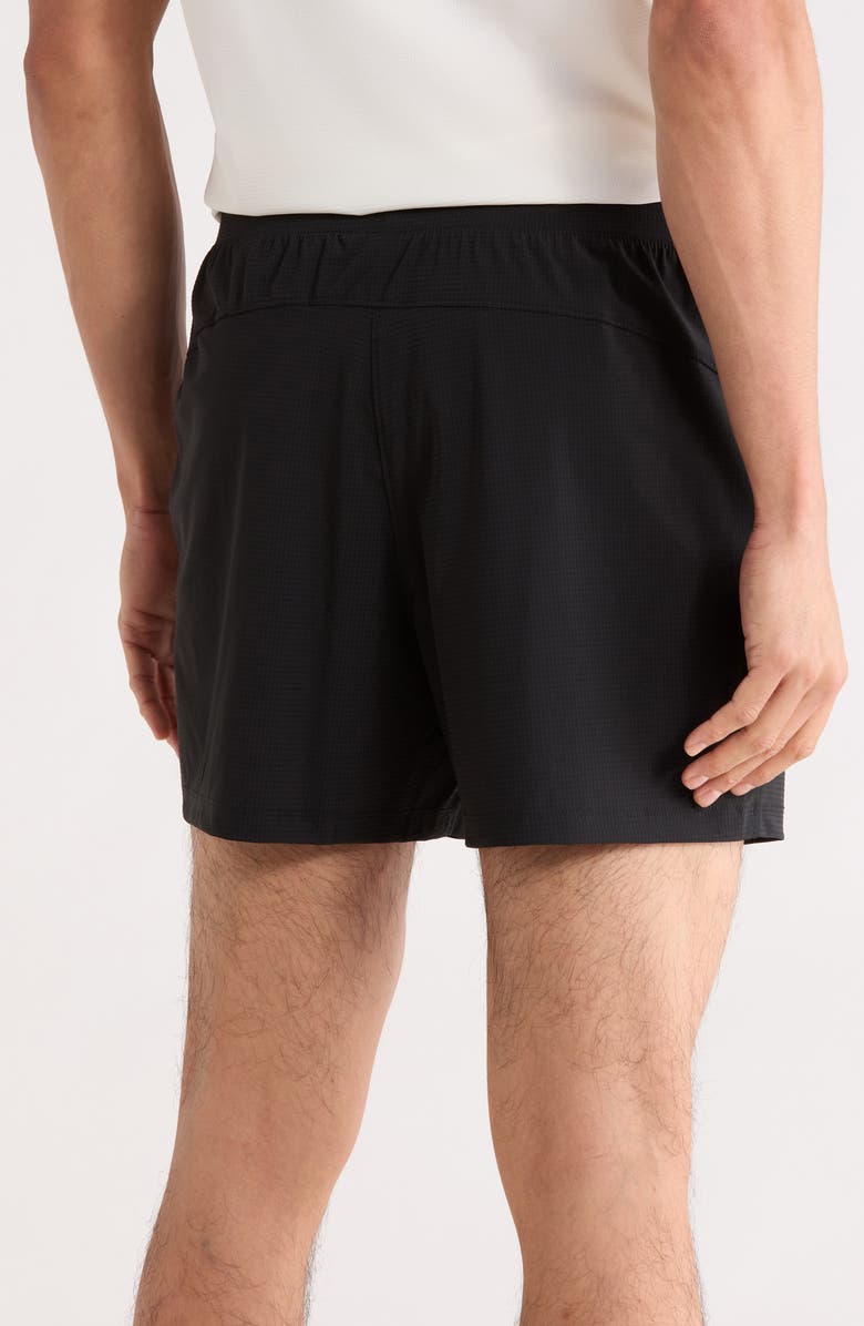 90 DEGREE BY REFLEX Swiftcore Stratus 5-Inch Shorts, Alternate, color, Black