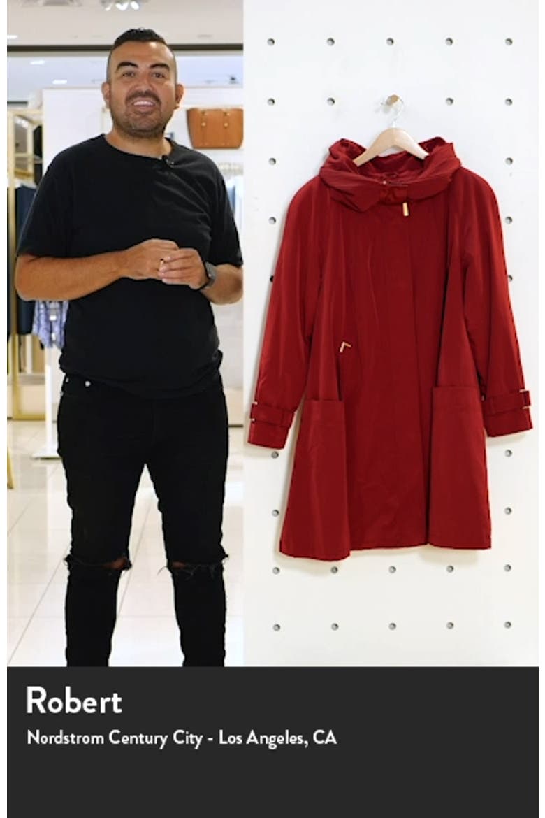 Pleated Collar Raincoat with Liner video