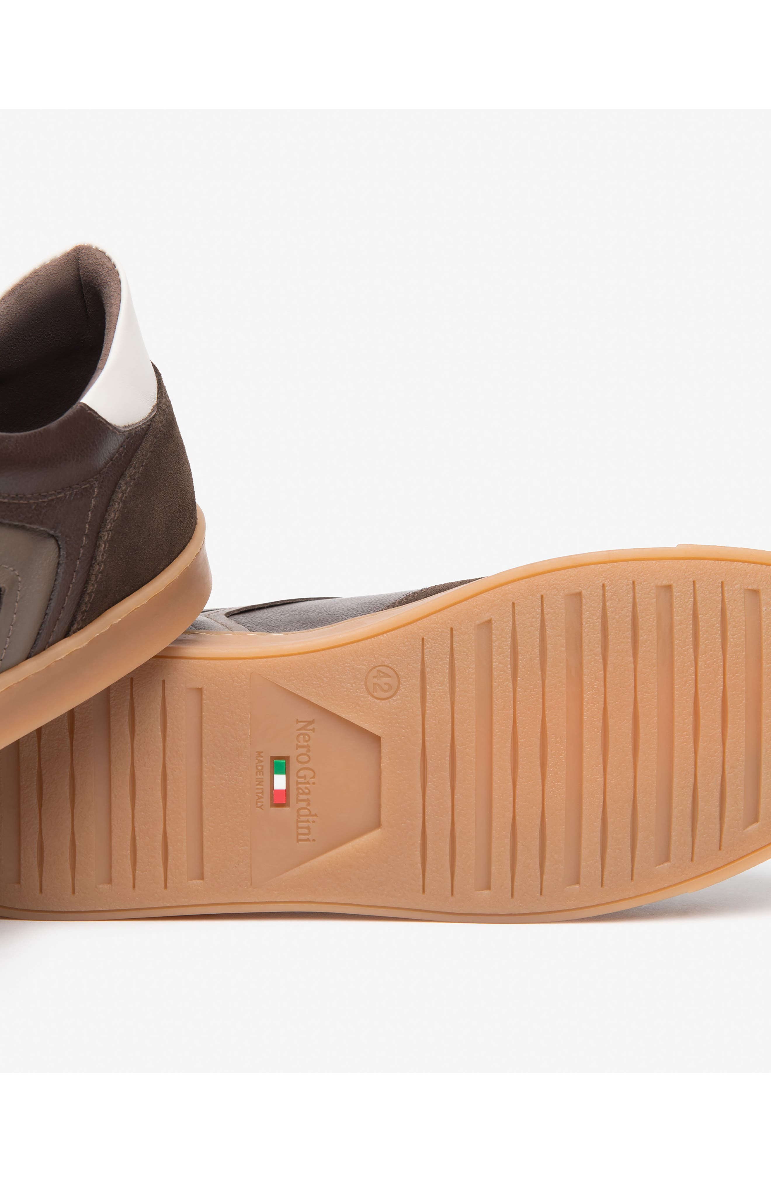 LOW TOP RETRO SNEAKER, Alternate, color, CHOCOLATE