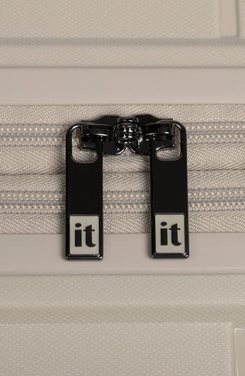 Momentous 27-Inch Hardside Spinner Luggage