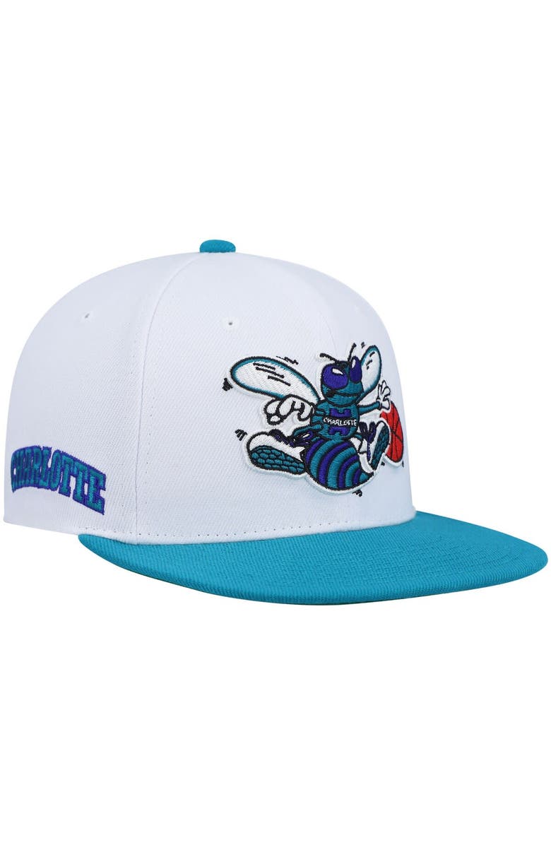 Mitchell & Ness Men's Mitchell & Ness White/Teal Charlotte Hornets Hardwood Classics Snapback Hat, Main, color,