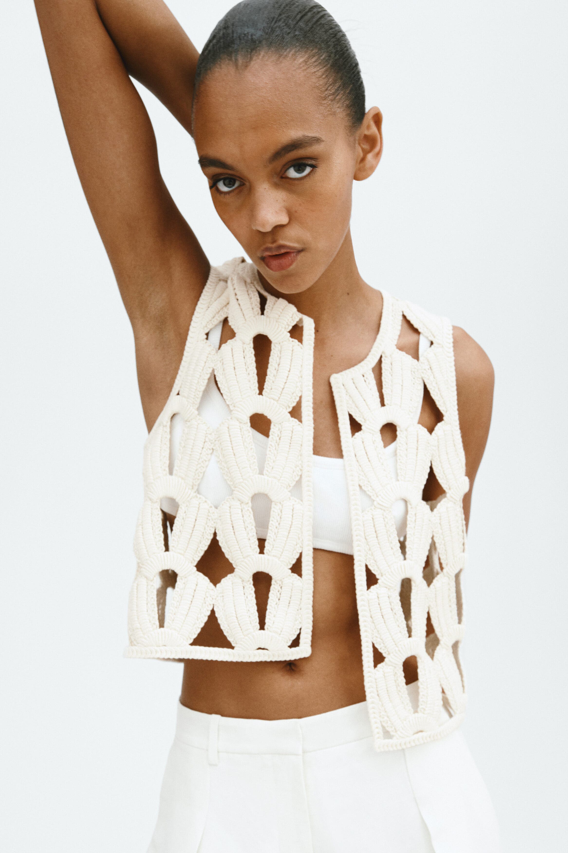 Crochet-look vest - image 2