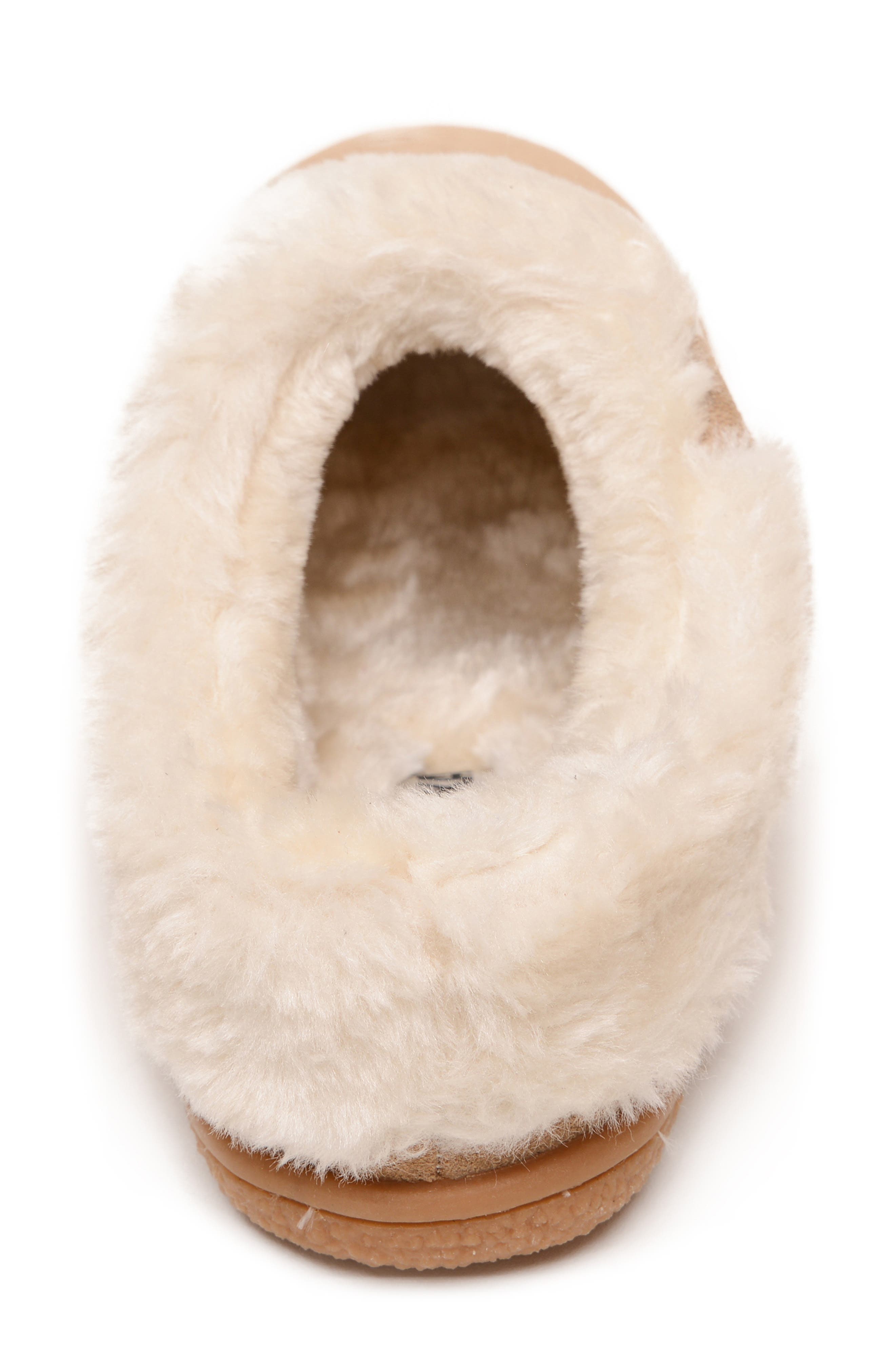 Minnetonka Camp Collar Faux Fur Scuff Slipper, Alternate, color, Cinnamon