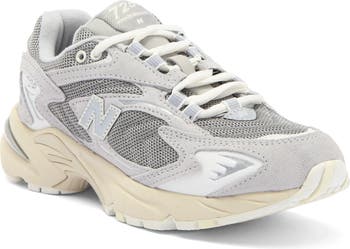 725 V1 Sneaker