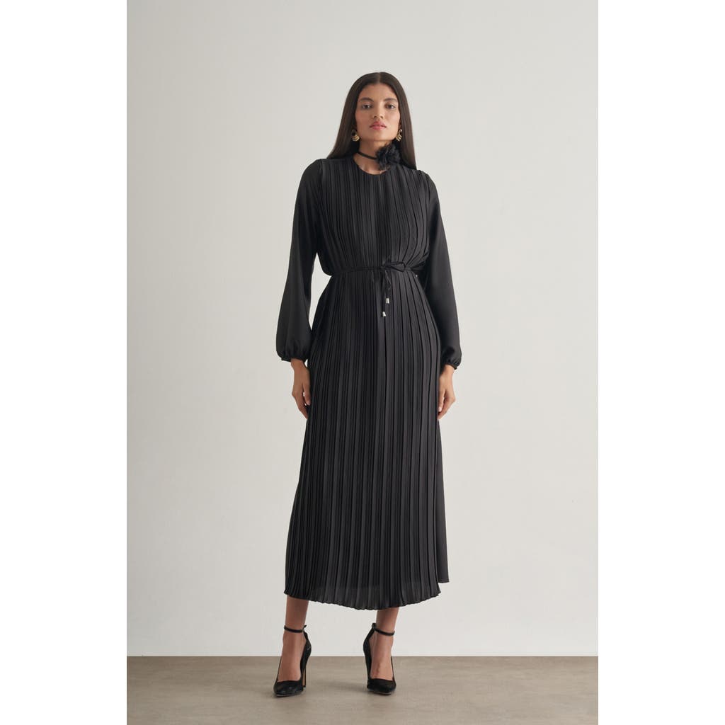 Mizalle Maxi Dress In Black