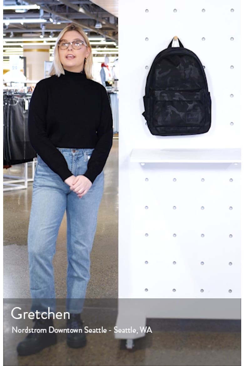 Classic XL Backpack video