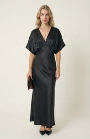 Modenaire Flowy Maxi Dress