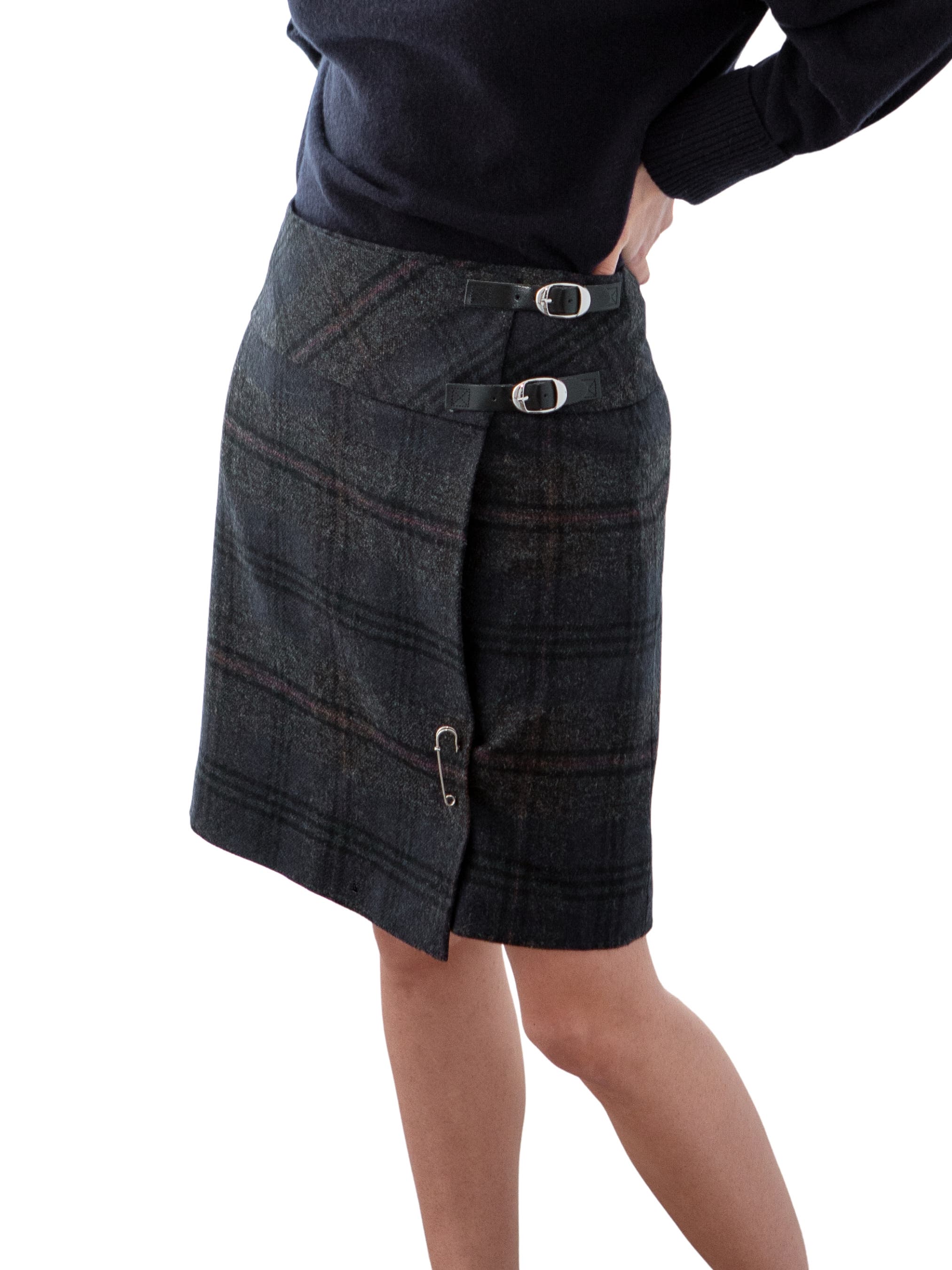selected NAVY CHARCOAL TARTAN